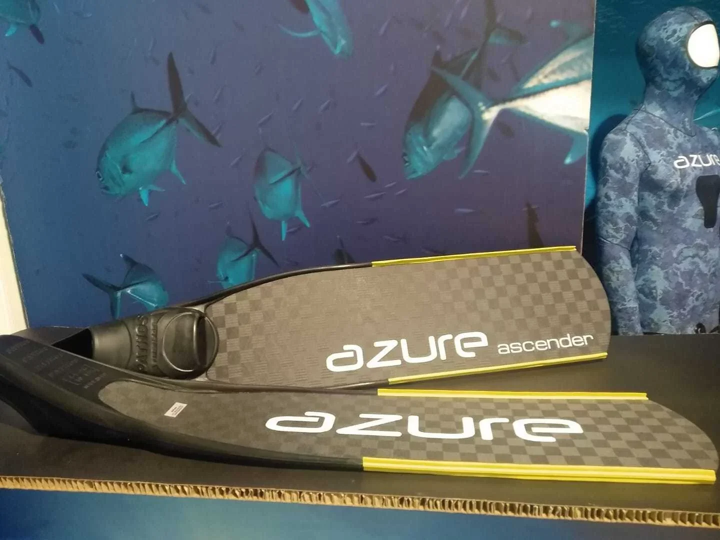 希臘 AZURE Carbon
